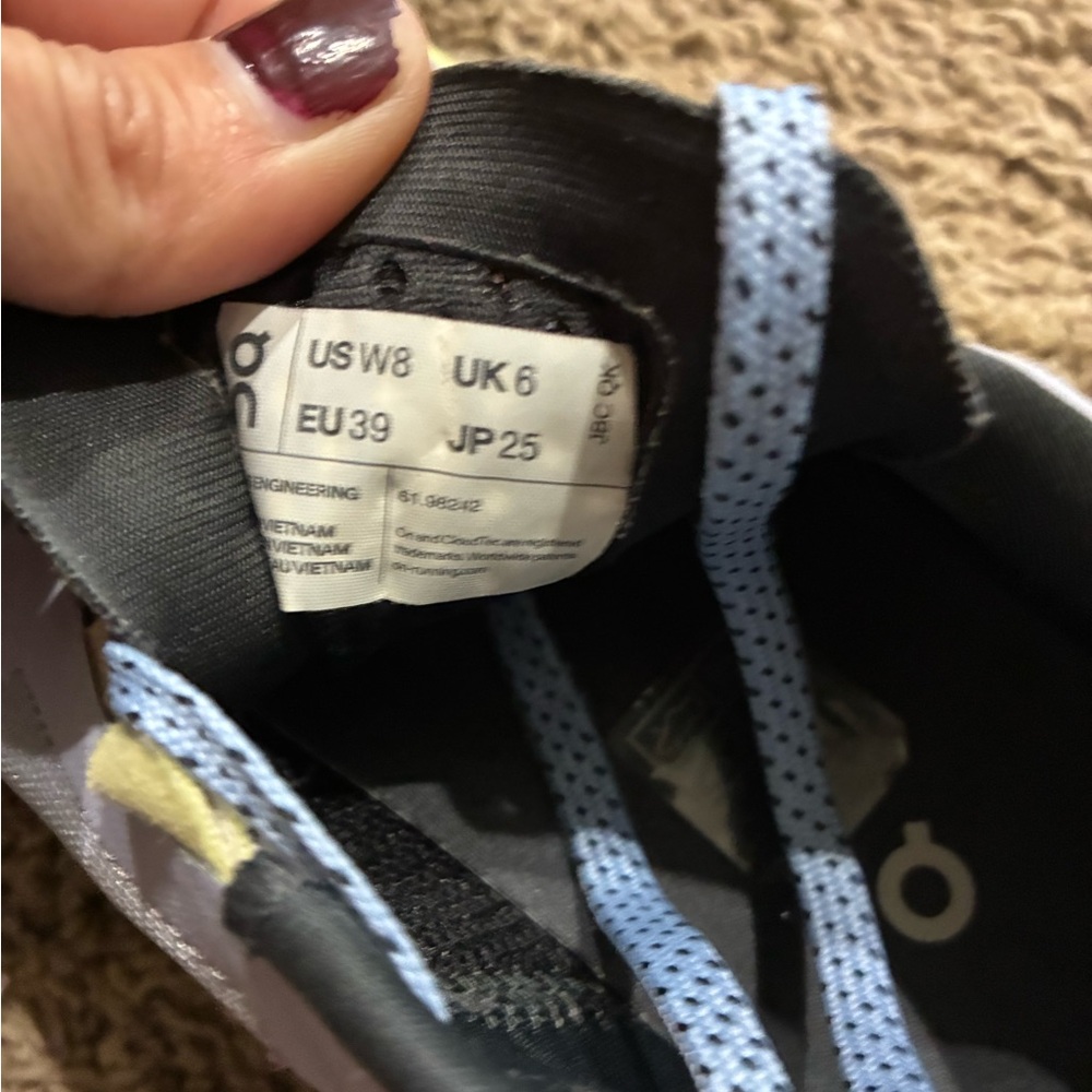 On Running Women's Athletic Shoes in Light Gray and Yellow - Picture 3 of 10